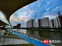 中铁上海局江阴PPP项目安置房一期工程荣获
江苏省建筑施工标准化星级工地
